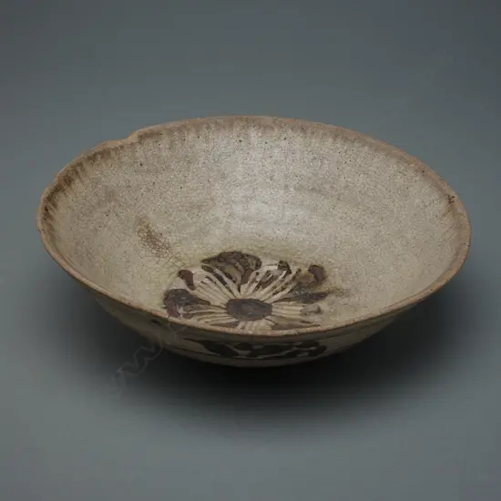 Stoneware bowl - Sukothai, 14th to 15thC,